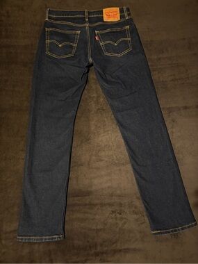 Levi's 511 Indigo Denim Jeans
size: 32w 32l